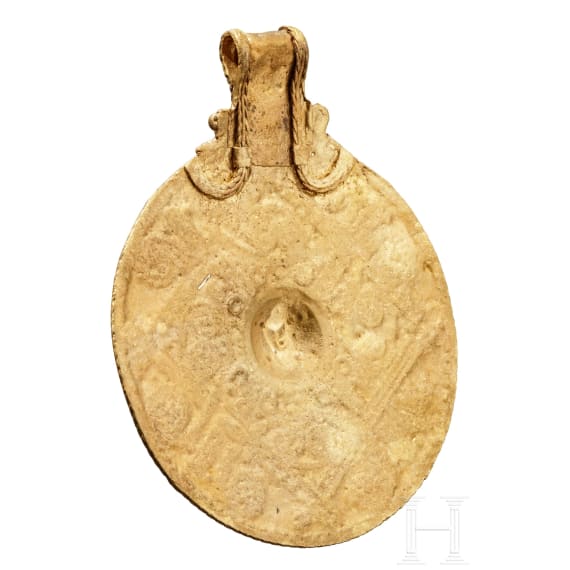 A filigrane Viking golden pendant, 9th - 11th century