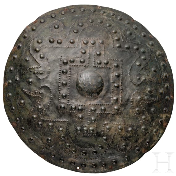 Bronzener Schild mit bronzezeitlichem Dekor