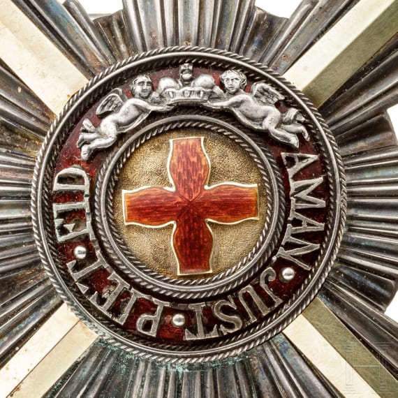 A Russian breast star 1st class with swords of the Order of St. Anna, ca. 1910