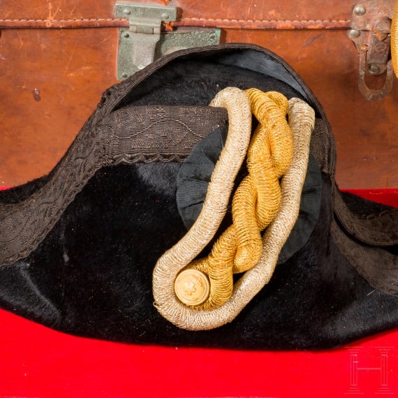 Hut und Epauletten eines Korvettenkapitäns (Syosa) der Kaiserlichen Marine