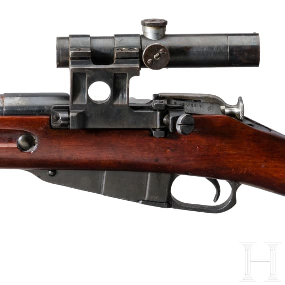 A Mosin-Nagant M 1891/30 sniper rifle, with a PU scope