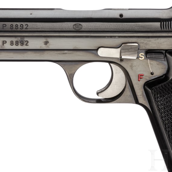SIG P 210-3, 3. Fabrikationsserie, Polizei Basel, mit Futteral