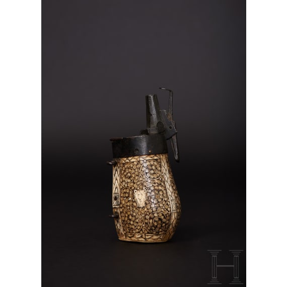 A Saxon powder flask with a bullet reservoir for wheellock puffers, circa 1580