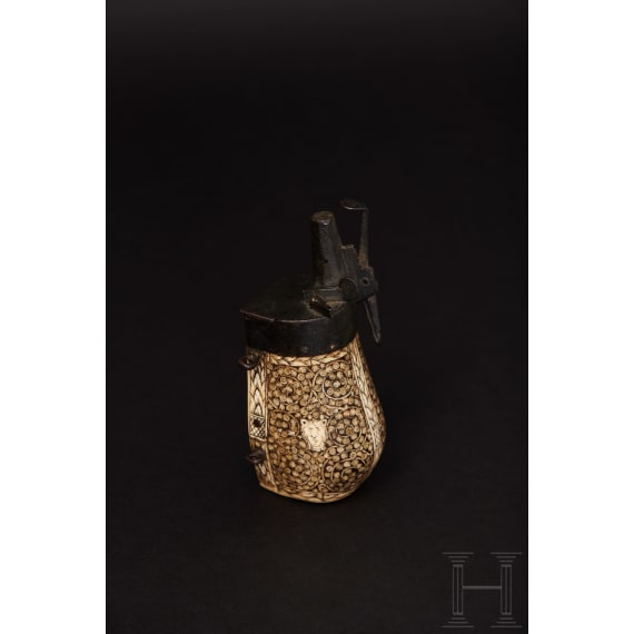 A Saxon powder flask with a bullet reservoir for wheellock puffers, circa 1580