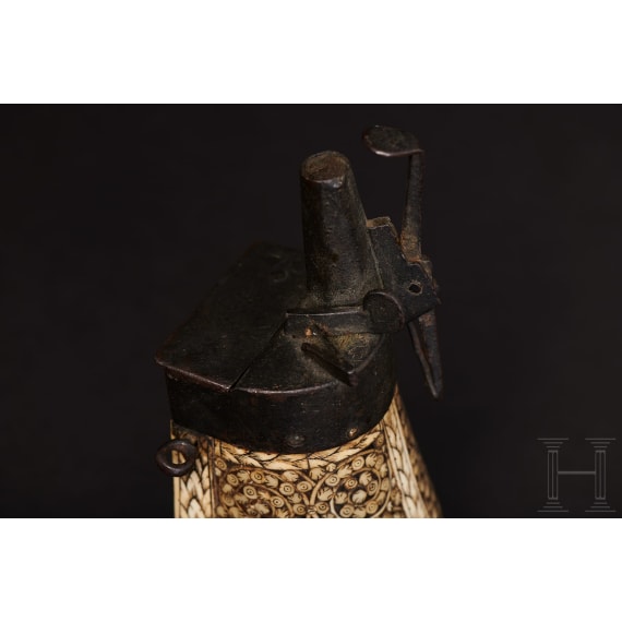 A Saxon powder flask with a bullet reservoir for wheellock puffers, circa 1580