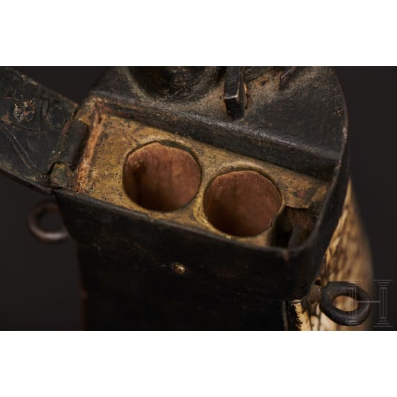 A Saxon powder flask with a bullet reservoir for wheellock puffers, circa 1580