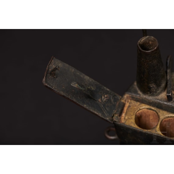 A Saxon powder flask with a bullet reservoir for wheellock puffers, circa 1580
