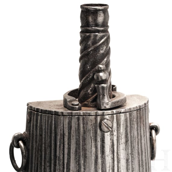 Geschnittene Ganzmetall-Pulverflasche, Brescia, 17. Jhdt.