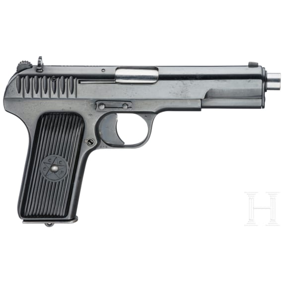 Tokarev TT 33, mit Tasche