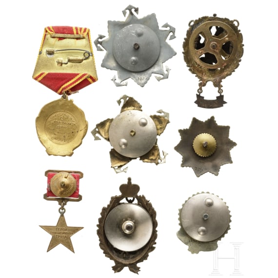 Sammlung von etwa 280 Auszeichnungen, Kleinabzeichen und Kokarden, Sowjetunion/Russland, 1940 - 1995
