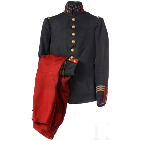 A uniform of a captain in the 140th Artillery Regiment, Third Republic