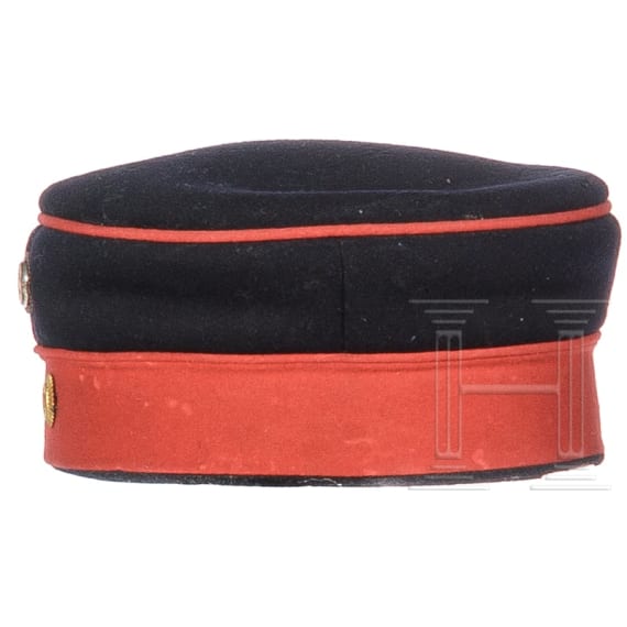 Zwei Uniformr&ouml;cke, Hose und Feldm&uuml;tze, 19./20. Jhdt.