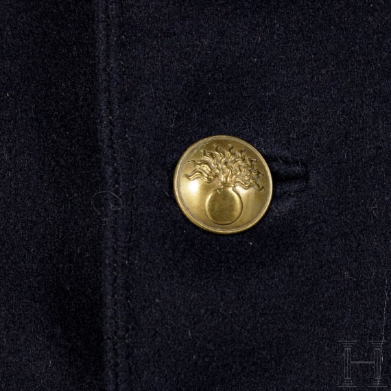 Zwei Uniformr&ouml;cke, Hose und Feldm&uuml;tze, 19./20. Jhdt.