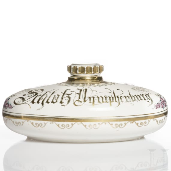 Porzellan-Wärmflasche aus dem Schloss Nymphenburg, datiert 1914