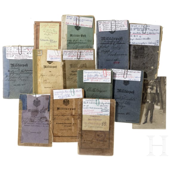 Ca. 25 Milit&auml;rp&auml;sse/Soldb&uuml;cher von Angeh&ouml;rigen der Kaiserlichen Armee