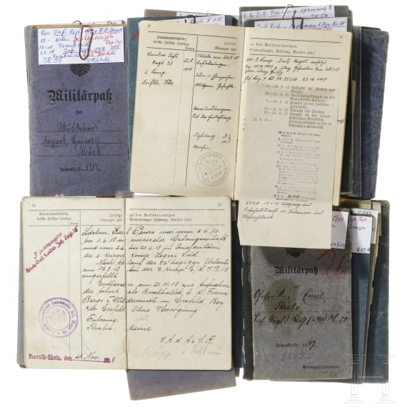 Ca. 50 Milit&auml;rp&auml;sse/Soldb&uuml;cher von Angeh&ouml;rigen der Kaiserlichen Armee