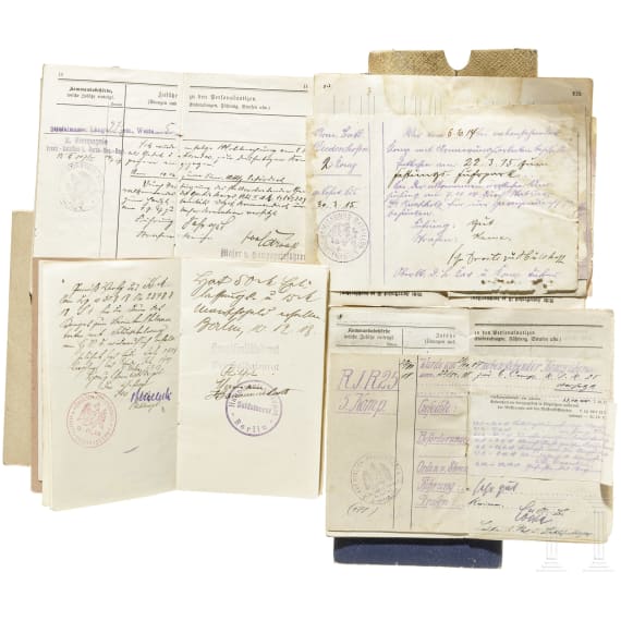 Acht Milit&auml;rp&auml;sse von Angeh&ouml;rigen der Kaiserlichen Armee
