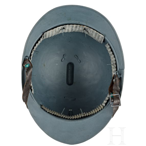 Sechs Stahlhelme M 15 (Adrian), Frankreich, um 1915 - 1918