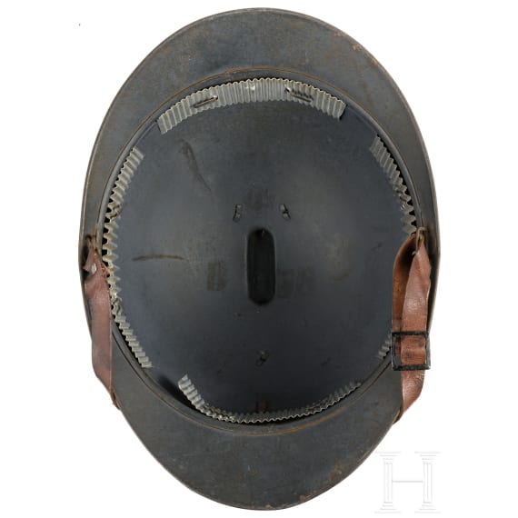 Sechs Stahlhelme M 15 (Adrian), Frankreich, um 1915 - 1918