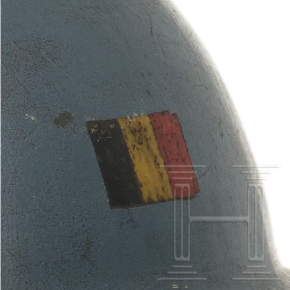 Zwei Stahlhelme M 38, Belgien