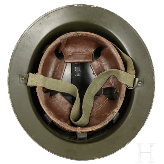 Zwei Stahlhelme M 38, Belgien