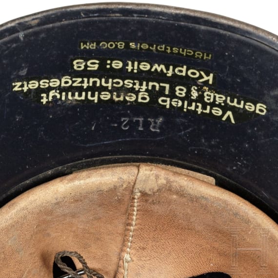 Zwei Stahlhelme "Gladiator" f&uuml;r Luftschutz, deutsch, 1939 - 1944