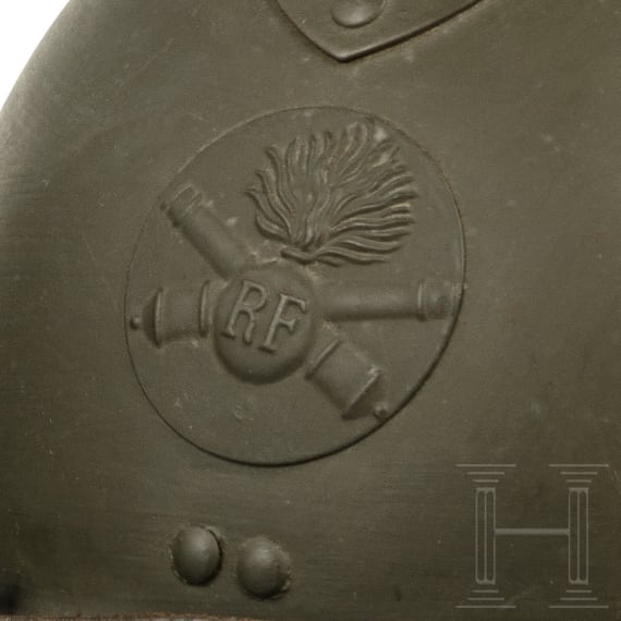 Zwei Stahlhelme M 26 (Adrian), Frankreich, 1930er - 1940er
