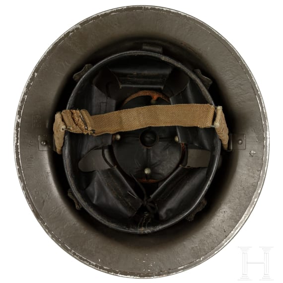 Zwei Stahlhelme Mk II, Gro&szlig;britannien, 1938 - 1939