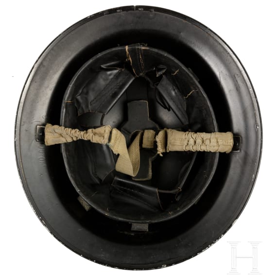 Zwei Stahlhelme Mk II, Gro&szlig;britannien, 1940er Jahre
