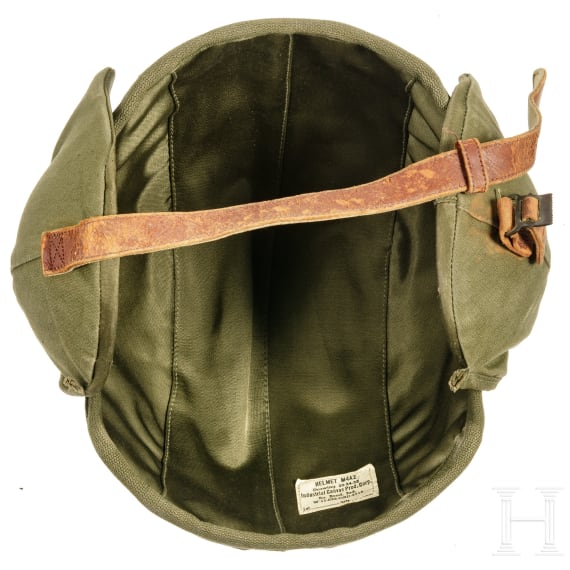 F&uuml;nf milit&auml;rische Helme, USA