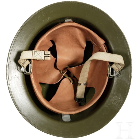 F&uuml;nf milit&auml;rische Helme, USA
