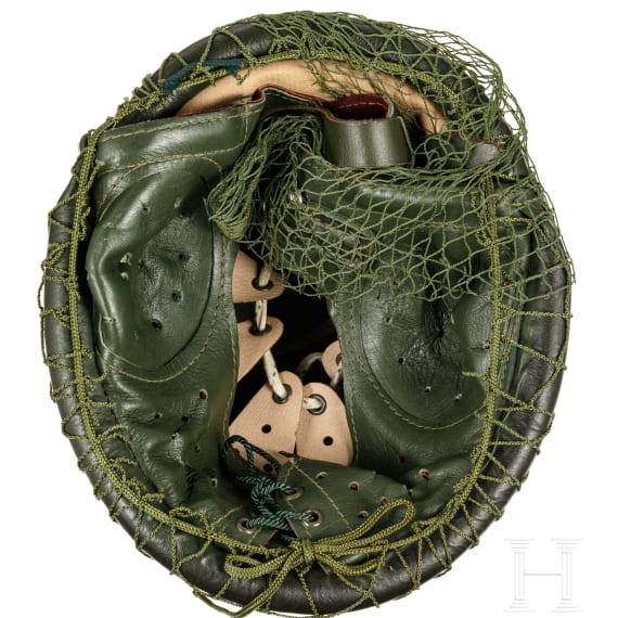 F&uuml;nf DDR-Helme