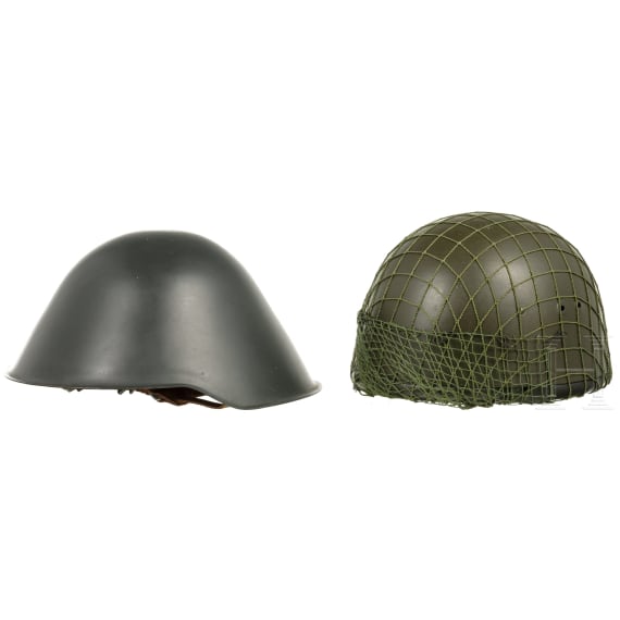 Fünf DDR-Helme