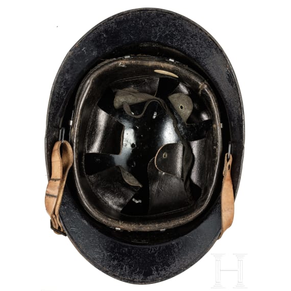Neun Helme der Polizei, Frankreich