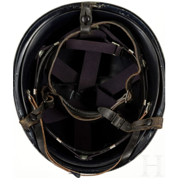 Neun Helme der Polizei, Frankreich