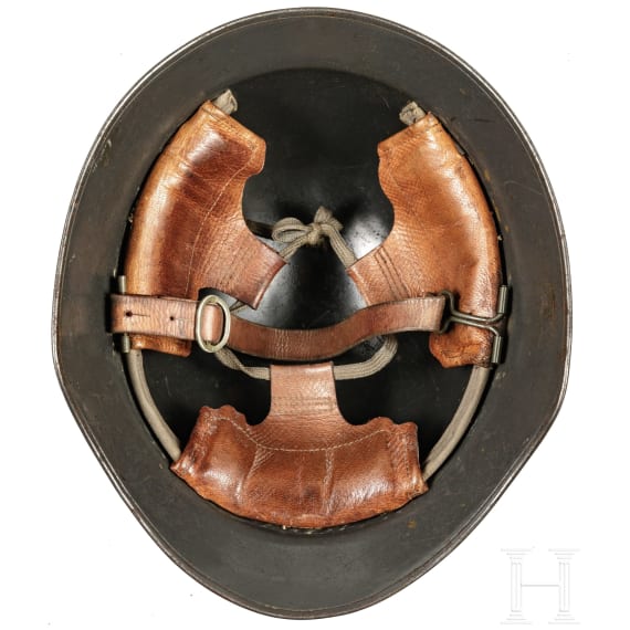 Sechs Stahlhelme, Schweiz, 1920er - 1970er Jahre