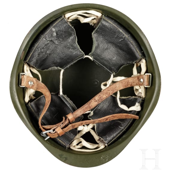 Vier Stahlhelme und eine Panzerhaube, Sowjetunion und Tschechoslowakei
