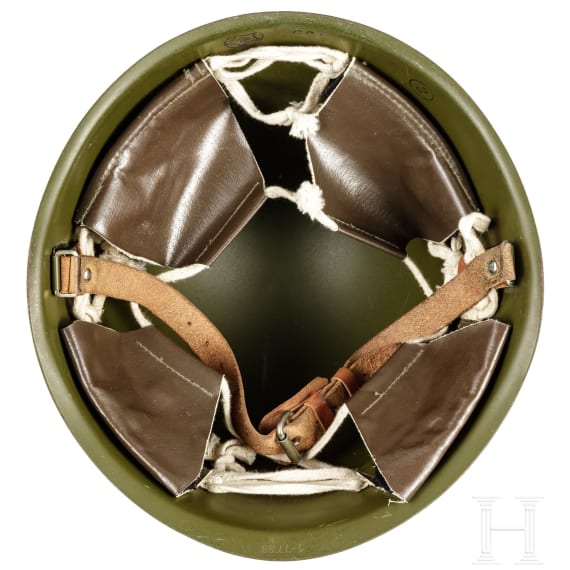 Vier Stahlhelme und eine Panzerhaube, Sowjetunion und Tschechoslowakei