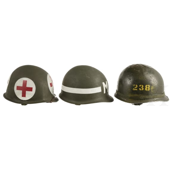 Neun milit&auml;rische Kopfbedeckungen, USA