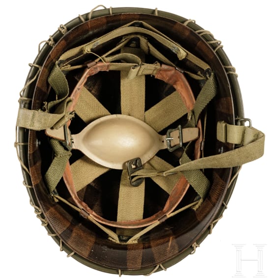 Neun milit&auml;rische Kopfbedeckungen, USA