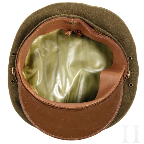 Neun milit&auml;rische Kopfbedeckungen, USA