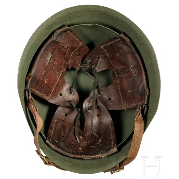 Zehn internationale Helme