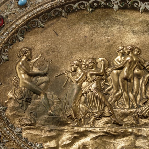 Gefu&szlig;te ovale Zierplatte mit emailliertem Dekor, Wien, um 1860