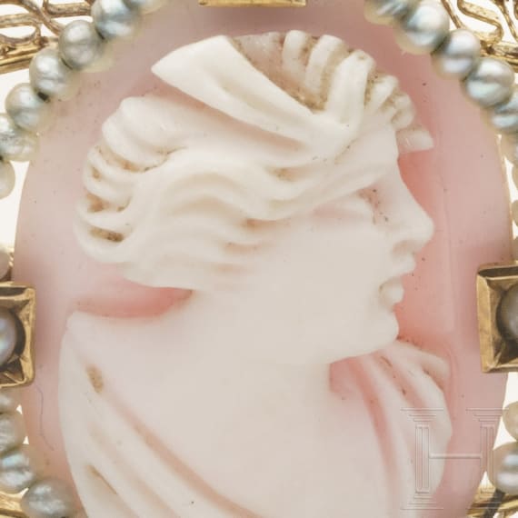 Gold-Brosche mit Kamee, um 1920
