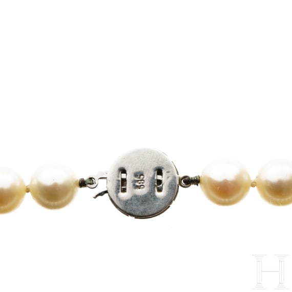 Perlenkette mit Wei&szlig;gold-Schlie&szlig;e
