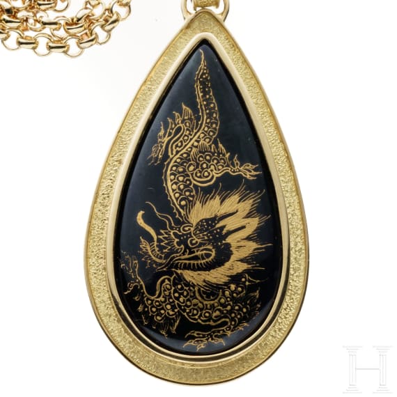 Goldkette mit Porzellan-Anh&auml;nger, 20. Jh.