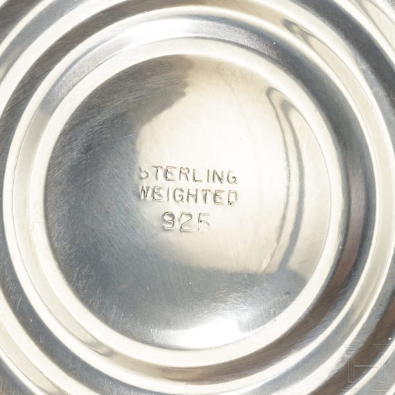 "Queen's Plate"-Teekanne mit St&ouml;vchen, Mappin Brothers, Sheffield, 20. Jhdt.