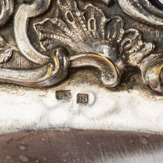 Tischschaufel und -besen mit Monogramm "RR", Frankreich, um 1910/20
