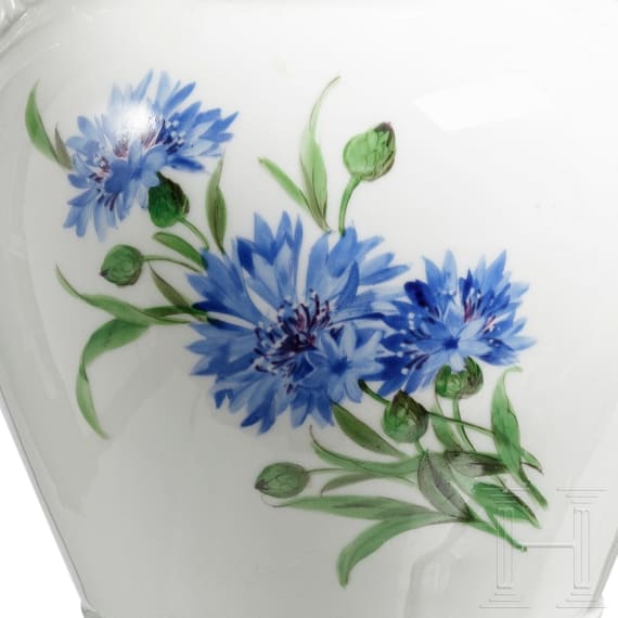 Vase im Stil des Empire, dazu eine Skulpturengruppe, deutsch, 20. Jhdt.