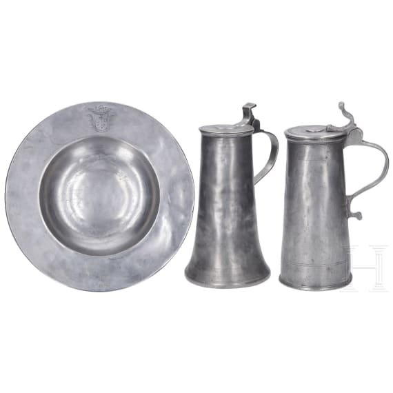 An Austrian broadrim charger and two pewter jugs, Salzburg, 17th/early 18th century